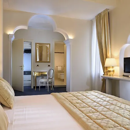 普林西皮酒店 4*